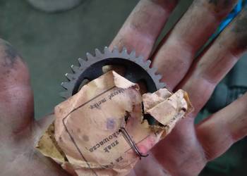 WSK 125 Koło zębate 1 biegu nakrętki głowicy uszczelka wydechu oryginalne