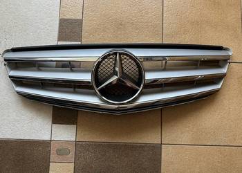 Grill przedni mercedes W 204 c klasa