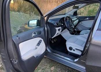 Sprzedam Mercedes-Benz 1,6 benzyna 122 KM Polski salon