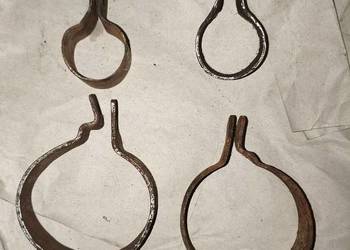 Obejma wieszak tłumika kolanek K750