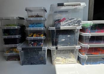 Klocki lego w większości i jak lego w małej skali ( większosci posortowane