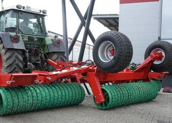 Wał posiewny ciągany Hestile Agro- Masz 4, 5m 5,4m  wały