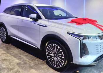 Omoda 9 Salon PL 4x4 technology silver szary