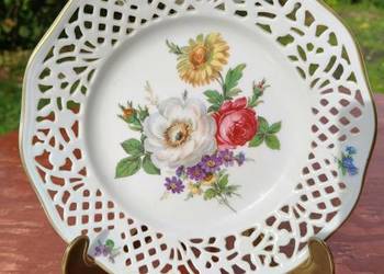 Dekoracyjny , ażurowy talerz porcelanowy z francuskiej pracowni Atelier de