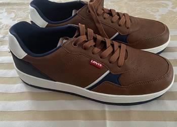 Buty Levis