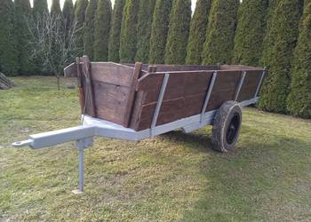 Przyczepa jedno osiowa rolnicza z chamulcami