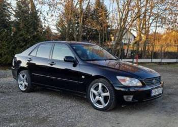 Lexus is200 2000r