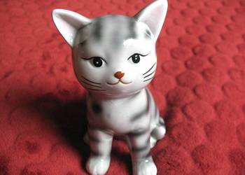 KOT - pręgowany 14 x 11 x 8 cm Figurka z porcelany