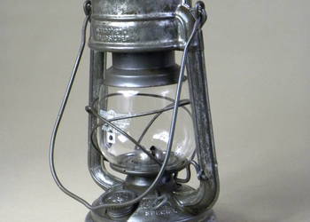 Niemiecka lampa naftowa Feuerhand 276 Stk