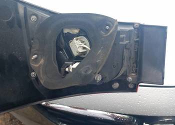 Sprzedam lampa tylna toyota avensis t29
