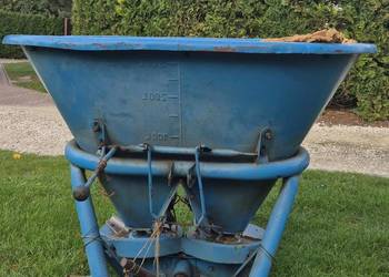 Rozsiewacz Amazone dwutarczowy