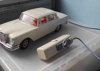 Mercedes 220 SE firmy Gama DDR