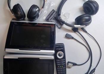 Zestaw multimedialny Mercedes ekrany, słuchawki, pilot