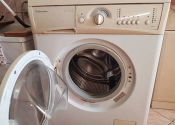 Pralka ELECTROLUX ew876F
