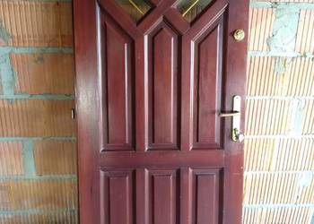 Drzwi zewnetrzne drewniane techniczne tymczasowe budowlane