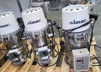 Zaciąg tworzywa, podajnik granulatu Simar FN 2003 moc 1 kW - 3 sztuki