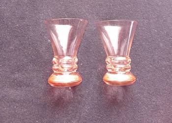 Dwa różowe kieliszki art deco, pierwsza połowa XX w.
