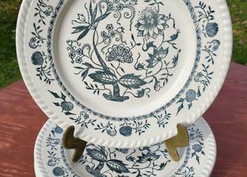 Zestaw vintage'owych talerzy ceramicznych lub porcelitowych ozdobionych kla