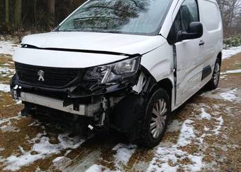 Peugeot Partner lekko uszkodzony klima navi mały przebieg