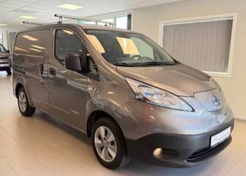 NISSAN e-NV200