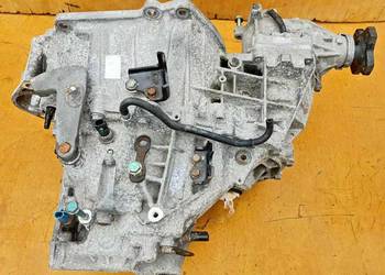 NISSAN SKRZYNIA BIEGÓW 2.5  BENZYNA 4X4 JY25C ND8000 F007424 KOMPLETNA