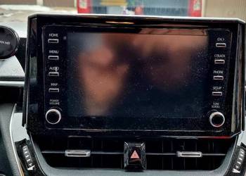 Toyota Corolla uchwyt na telefon