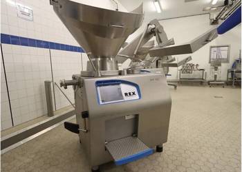 REX RVF 760 Nadziewarka próżniowa z załadunkiem
