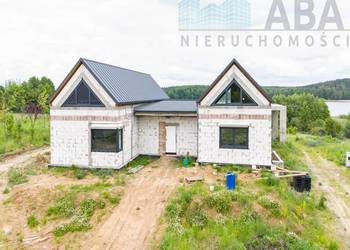 Wyjątkowa nieruchomość nad jeziorem - Wroczewo