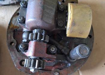 Pompa hydrauliczna z pokrywa ursus c-360