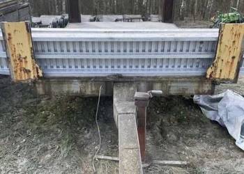 •  Przyczepa Rolnicza • Solidna rama