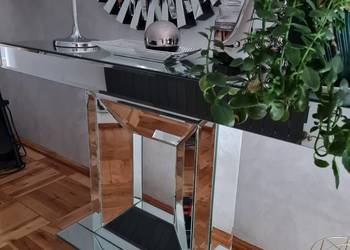 Lustrzana konsola