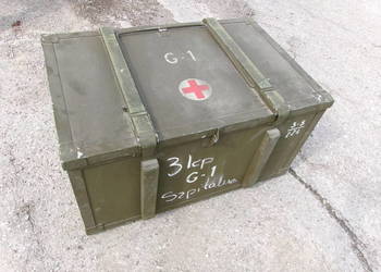 Skrzynia wojskowa medyczna wym. 78x50 wys. 40 cm