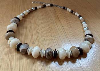 Naszyjnik w odcieniach beżu i brązu – 50 cm