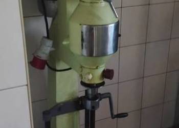 Przemysłowy mikser planetarny / ubijarka cukiernicza