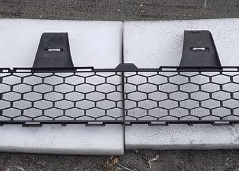 kratka/grill dolny przód corolla verso II
