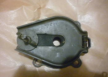 ATS-59G pokrywa oczyszczacza liny wyciągarki.