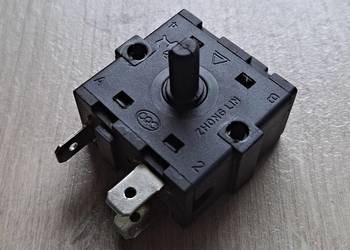 Przełącznik obrotowy XK-2 20T100 PA66 250VAC 15A.