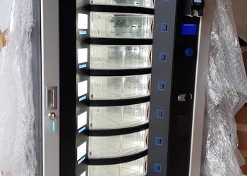 Automat vendingowy sprzedający FAS Easy 6000 z terminalem Nayax GCD