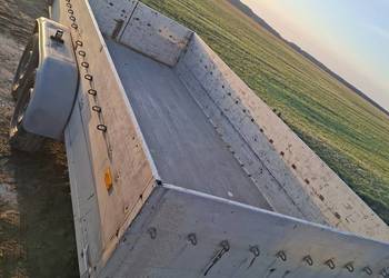 Przyczepka samochodowa przyczepa