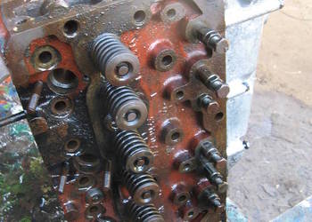 mf 255 3p głowica miska olejowa silnik  c 328