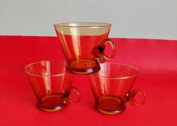 Miodowe, bursztynowe filiżanki, 3 szt., szkło PRL, vintage