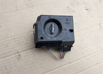 AUDI 80 B4 80B4 PRAWA OPRAWKA ŻARÓWEK ŻARÓWKI TYLNEJ LAMPY
