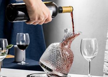 WIRUJĄCA KARAFKA OBROTOWA KRYSZTŁOWE SZKŁO PREZENT WALENTYNKI ŚLUB WESELE