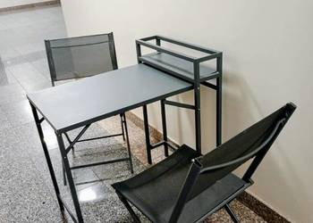 Sprzedam BIURKO STOLIK + 2 sztuki krzesla uzywane -330zl