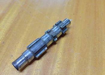 Wałek skrzyni pośredni WSK WFM 125