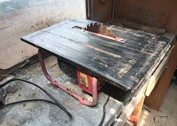 Piła do drewna 650W 230V stołowa pilarka przecinarka