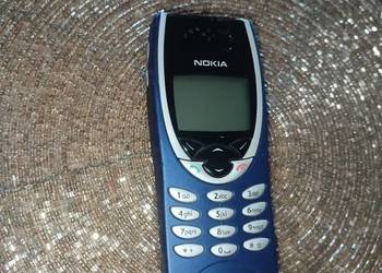 Telefon komórkowy Nokia 8210