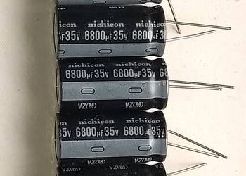 Kondensator 6800 mikroF/35V