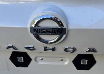 ZNACZEK LOGO I LITERY KLAPY TYLNEJ POKRYWY BAGAŻNIKA NISSAN QASHQAI J12