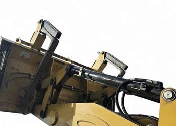 CAT 432 2022r.  Rozdzielacz